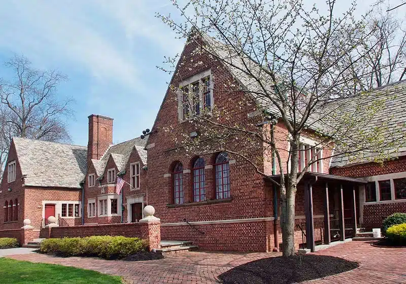 Community House of Moorestown exterior and courtyard